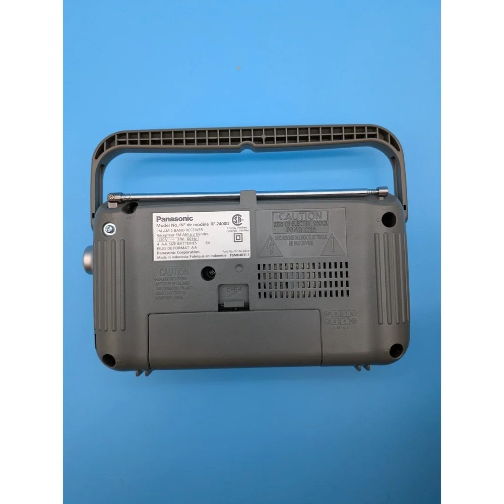 Panasonic RF-2400D AM/FM AC/DC Portable Radio w Original Box, Instructions, Cord - Picture 8 of 16